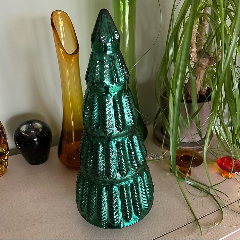Large Mercury glass evergreen tree Christmas
17 inches tall